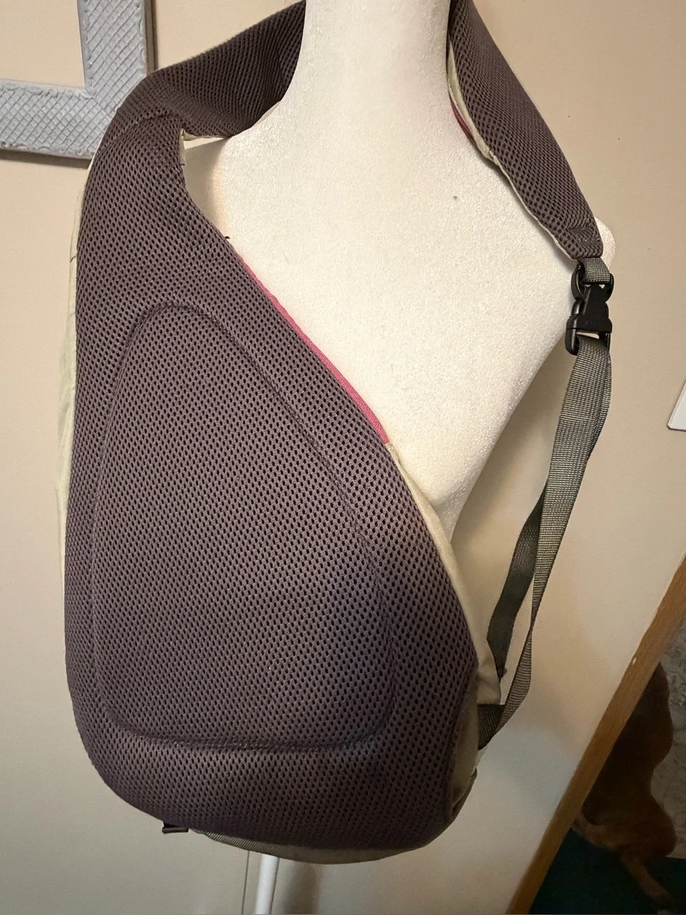 Patagonia Vintage 2013 Atom Sling Bag 8L - Sage Green / Pink (SP13)